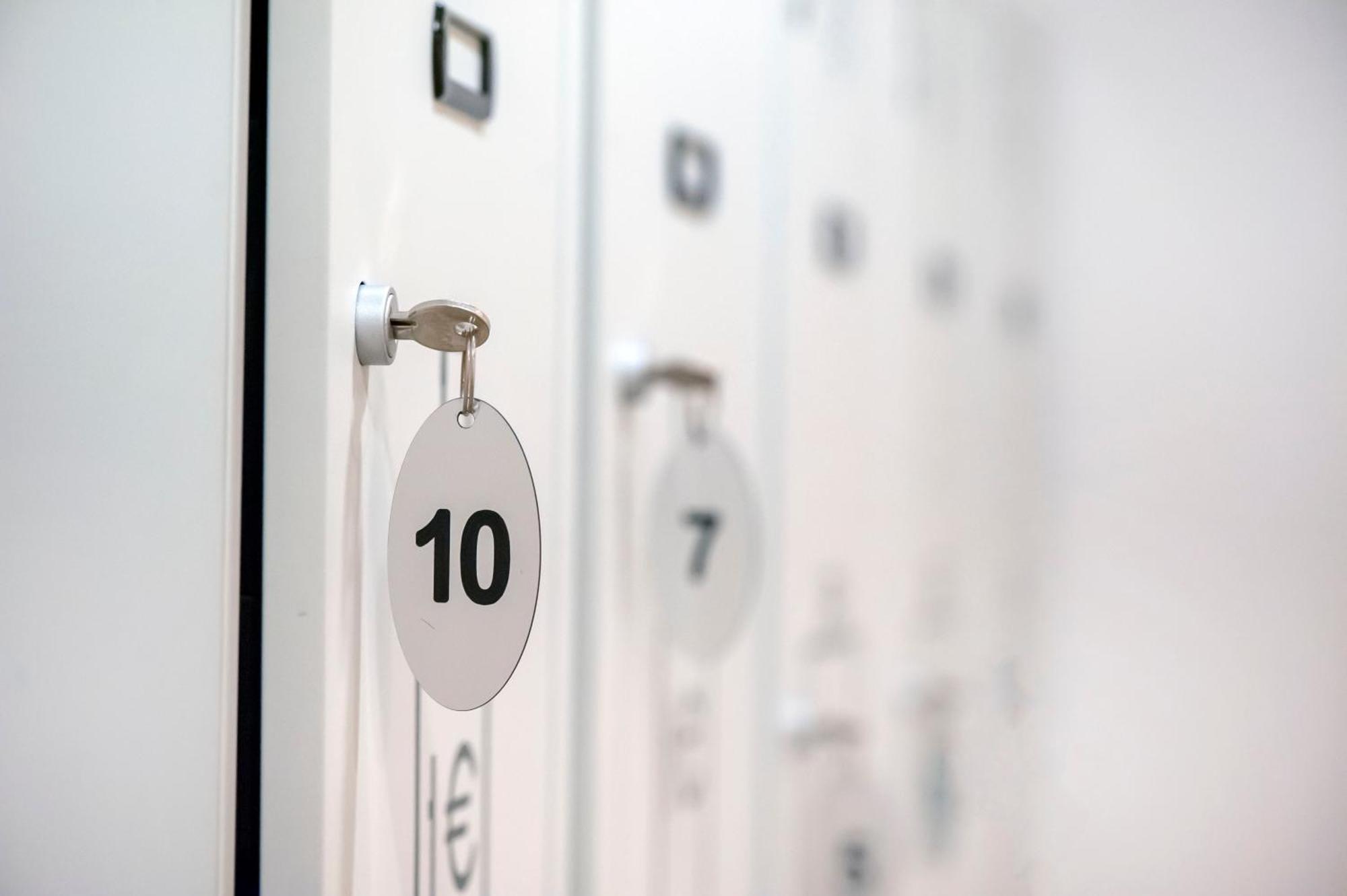 Hostel Dos Estaciones - Free Towels, Coffee & Tea, Remote Check-In Alicante Extérieur photo