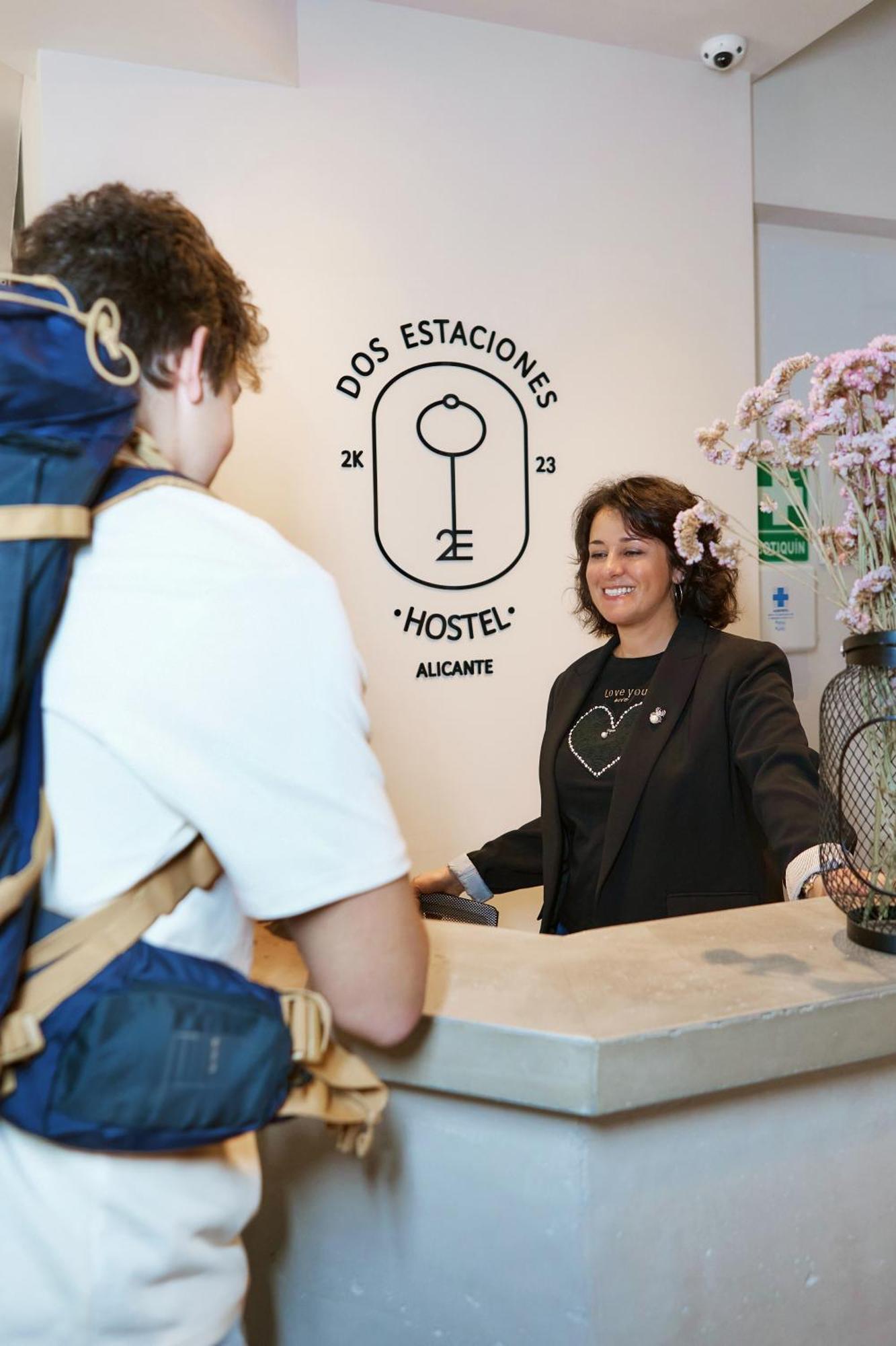 Hostel Dos Estaciones - Free Towels, Coffee & Tea, Remote Check-In Alicante Extérieur photo