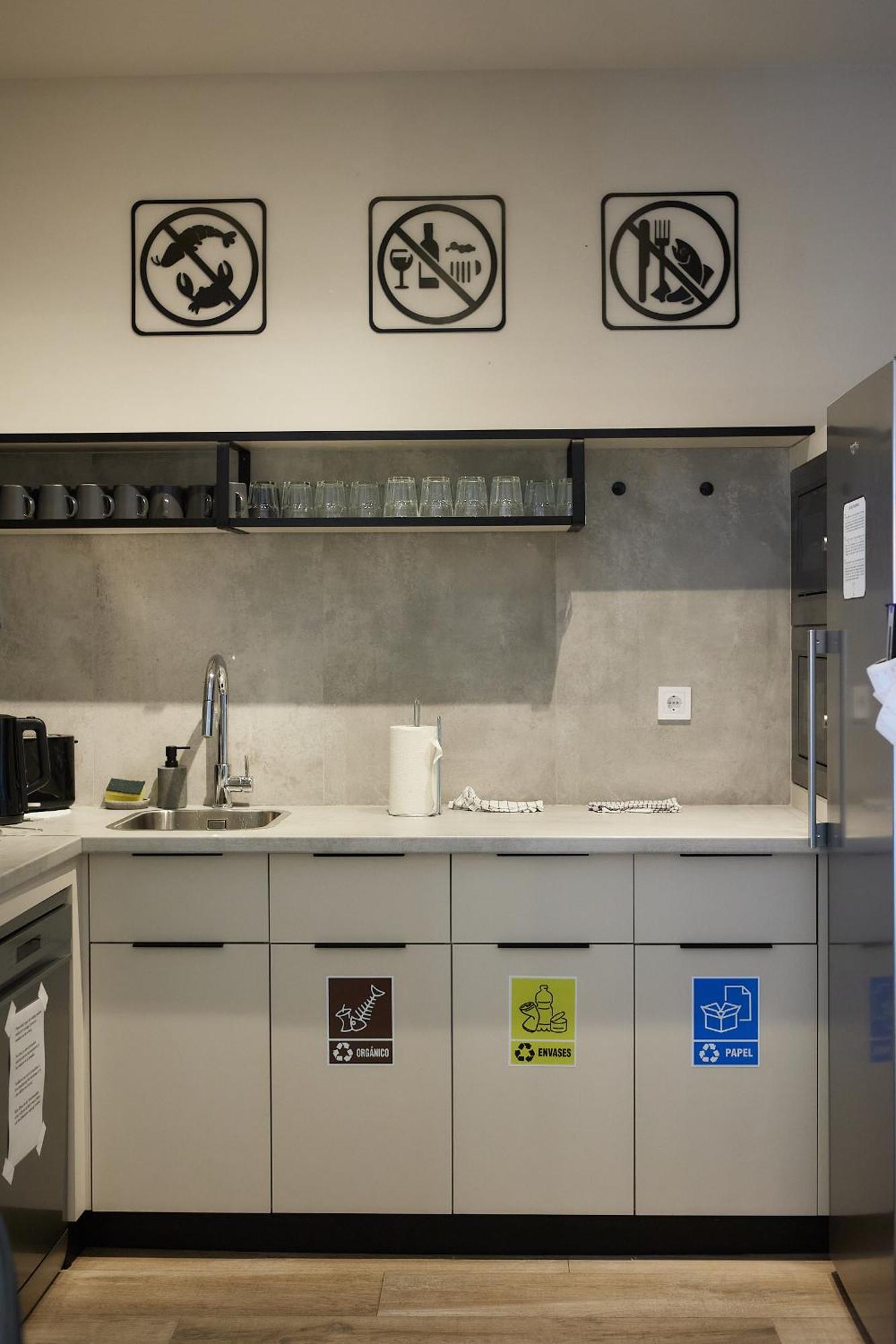 Hostel Dos Estaciones - Free Towels, Coffee & Tea, Remote Check-In Alicante Extérieur photo